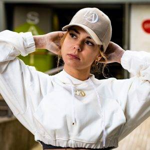GORRA BEIGE LCA